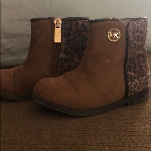 Michael Kors toddler boots US 7